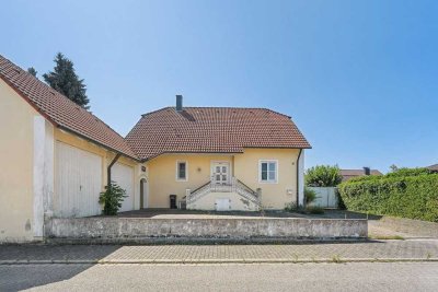 Bezugsfreies Einfamilienhaus mit Kamin und Gartenidylle in Bechhofen