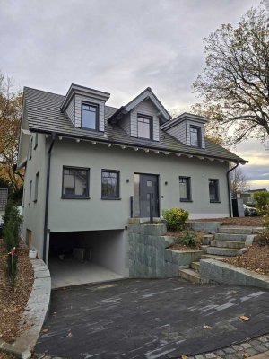 Modernes Einfamilienhaus in gehobener Ausstattung – Erstbezug in ruhiger Lage