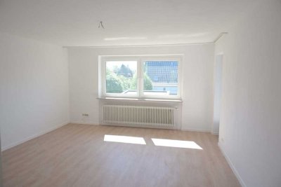 Freundliche und modernisierte 3-Raum-Wohnung mit Balkon in Isernhagen