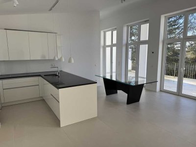 -provisionsfrei- 2-Zimmer-Penthouse-Wohnung mit bis zu 3,6 m Raumhöhe und großer Dachterrasse