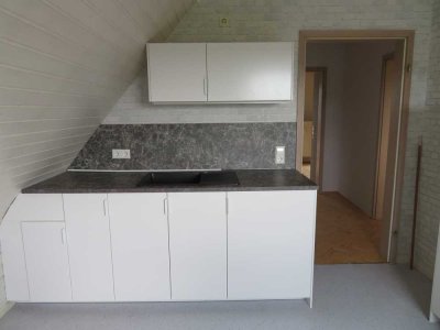 Gemütliche 2-Zimmer-DG-Wohnung mit gehobener Innenausstattung mit Einbauküche in Göttingen