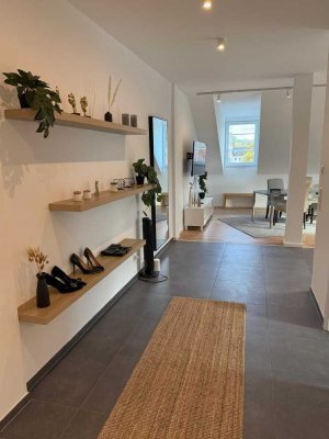 Exklusive 2-Raum-DG-Wohnung mit gehobener Innenausstattung