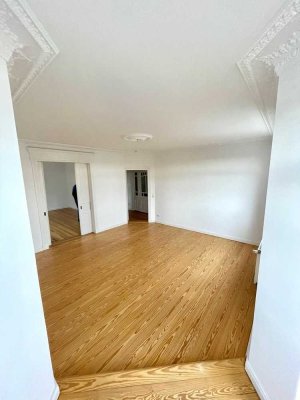 Schöne Altbauwohnung mit Fördeblick