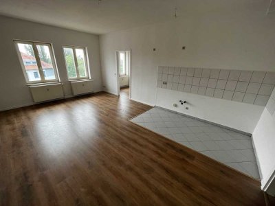 **Besichtigung: Sa., 04.10. um 12:30 Uhr** Zwei Raum Whg im schönen Brandenburg a. d. H.!