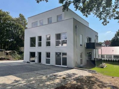 Attraktives 2-Zimmer-Dachgeschoss-Apartment mit Kamin & Terrasse in Birkenwerder