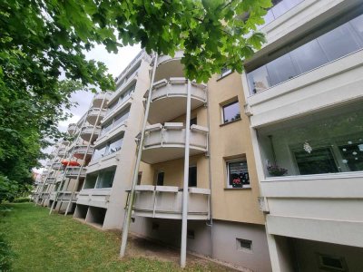 sanierte altersgerechte freundliche 2-Zimmer Wohnung **