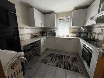 Top gepflegte, ältere Doppelhaushälfte mit zusätzlichem Gartengrundstück