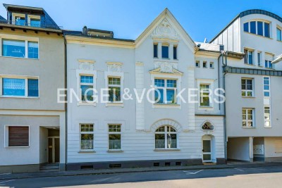 Ein Stück Geschichte zum Leben erwecken: Altbauwohnung in Top-Lage