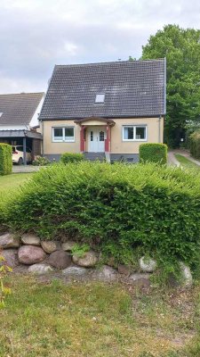 Große 4-Raum.Whg 95qm im Häuschen +Garten,+Einbauküche+Carport-Gartenhaus