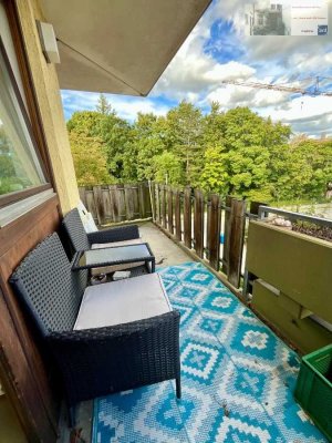 KEINE TERMINE MEHR MÖGLICH  2 ZKB mit großem Balkon - Single oder Pärchen gesucht!
