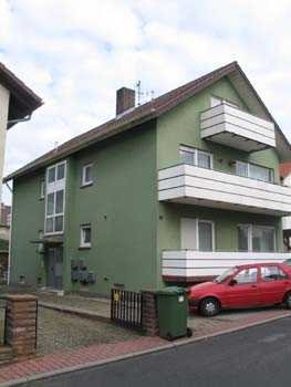 2-Raum-DG-Wohnung mit 2 Balkonen, EBK und Tageslichtbad in Nußloch