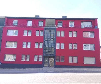 GERÄUMIGE WOHNUNG IM 3. OG EINES ZENTRAL GELEGENEN MFH