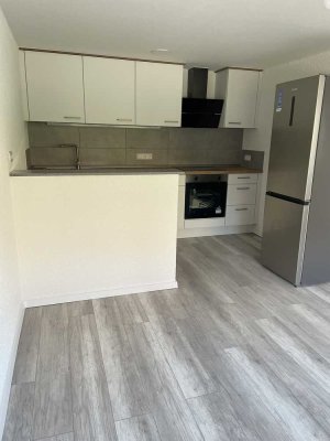 Erstbezug nach Sanierung: 3-Zimmer-Wohnung mit Flair eines Reihenhauses