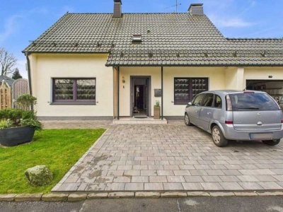 Schickes freistehendes Einfamilienhaus in einer TOP Lage.