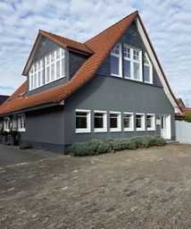 Großzügiger, lichtdurchfluteter Wohnungsraum mit hochwertiger Ausstattung in Stuhr