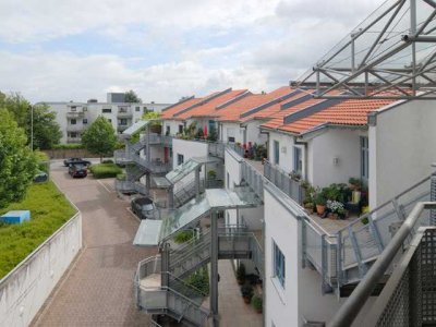 wunderschöne 2,5 Zimmer Maisonettewohnung mit Galeriezimmer und Südbalkon
