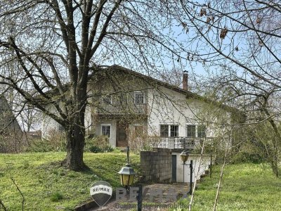 ''Familienidylle: EFH mit Potenzial auf großzügigem 1968 m² Grundstück!''