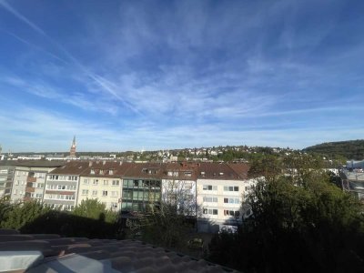 Schöne 1,5-Raum-DG-Wohnung mit Terrasse und Einbauküche in Pforzheim