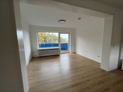 Nachmieter gesucht! Schöne helle und großzügige 3 Zimmerwohnung mit Balkon zum 01.12.2025!
