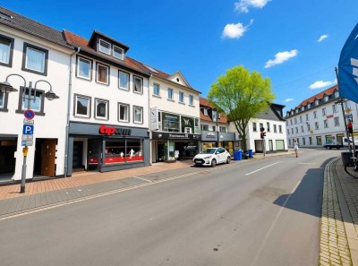 Saniertes Wohn-/Geschäftshaus in zentraler Lage
