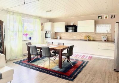 Seltene Gelegenheit: 3-Zimmer Wohnung im EG+Garage+2 weitere Stellplätze+Garten