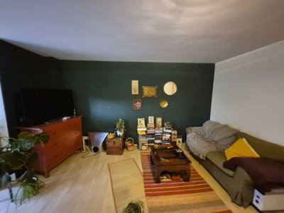 Modernisierte 1,5-Raum-EG-Wohnung mit Balkon und Einbauküche in Düren-Dirichletweg