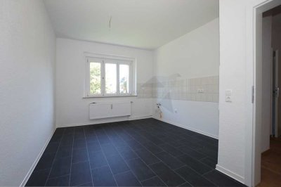 NEUE Einbauküche in NEU sanierter 2-Zimmer-Wohnung