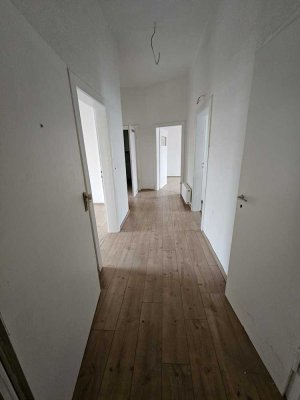 Sanierte und gut geschnitten Altbauwohnung in zentraler Lage