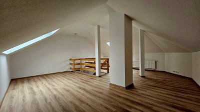 Exklusive Maisonette im Dachgeschoss: Lichtdurchfluteter Erstbezug