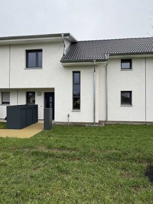 Reihenmittelhaus 110m² Neubau mit Terrasse, provisionsfrei!