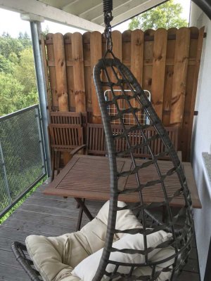 Schöne 2-Zimmer-DG-Wohnung mit Balkon und Einbauküche in Neustadt (Hessen)