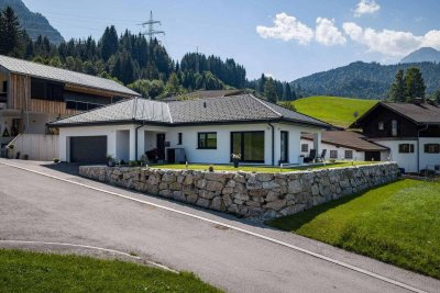 Architekten-Bungalow mit Alpenpanorama – barrierefrei, modern &amp; einzigartig