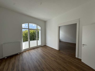 Erstbezug Schulstraße, Kreuzviertel: hochwertig sanierte Altbauwohnung mit Balkonen