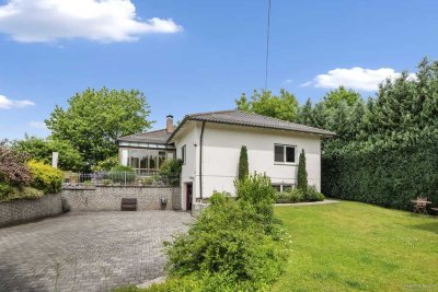 Bungalow in Top-Zustand mit wunderschönem Grundstück - ein kleines Paradies für Familien!