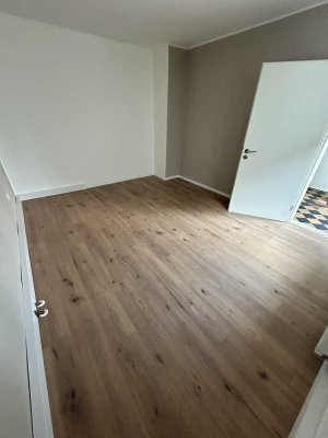 3 ZKb charmante Altbau Wohnung zur Miete ab sofort Verfügbar
