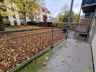 Uninähe & Parknähe * Einbauküche vorhanden * Laminatboden * WG-tauglich