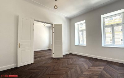 SERVITENVIERTEL - ERSTBEZUG mit TERRASSE IM INNENHOF- HIGH END STILWOHNUNG - 95 m WFL - 4 Zimmer - 2 BÄDER - RENOVIERTES STILJUWEL