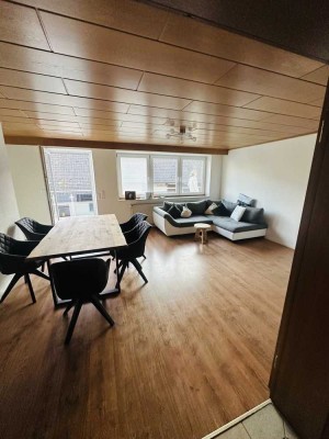 Attraktive 4-Zimmer-Wohnung mit Balkon und Einbauküche in Altheim/Alb