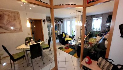 Stilvolle 2-Raum-Erdgeschosswohnung mit Terrasse und Garten sowie Tiefgaragenstellplatz