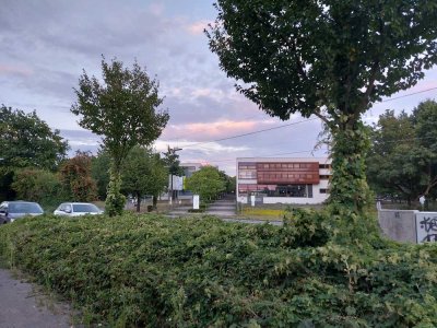 Helle 1,5-Zimmer-Studentenwohnung direkt gegenüber der Hochschule – teilmöbliert & sofort verfügbar!
