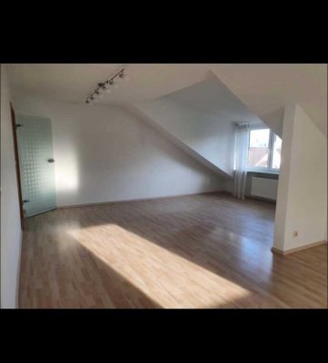 Dachgeschoss Wohnung in Nordstadt Singen (Hohentwiel)