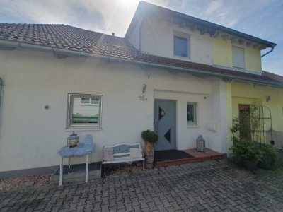 Charmante Doppelhaushälfte mit Einliegerwohnung und traumhaftem Ausblick von Privat