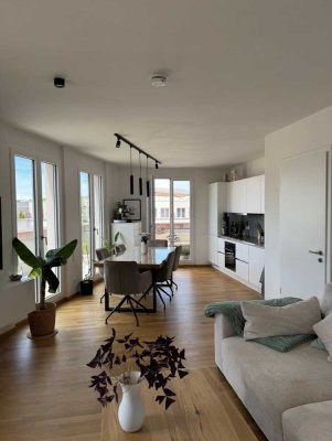 Penthouse-Feeling in Haar bei München – helle 3-Zimmer-Neubauwohnung mit 50 m² Terrasse