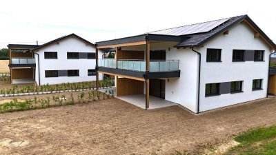 Nur mehr 1 verfügbar: Wunderschöne Eigentumswohnung (72m²) mit überdachten Terrassen und Riegersburgblick bei Fürstenfeld! Provisionsfrei!