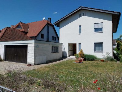 Tolles Einfamilienhaus in begehrter Lage – Groß, gepflegt und sofort frei !
