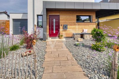 Modernes Einfamilienhaus mit schönem Garten