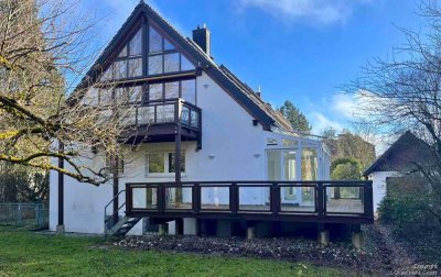 Ruhig wohnen, ins Grüne schauen: 4-Zimmer-Terrassenwohnung mit Blick in den Westgarten in Pullach