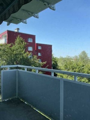 Modernisierte 2-Raumwohnung mit Balkon & Ausblick in Birth