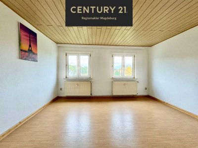 Gemütliche 2-Raum-Dachgeschosswohnung mit Garage