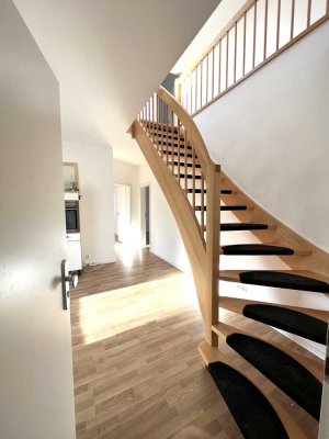 Moderne Maisonette-Wohnung mit Küche, WG-fähig!